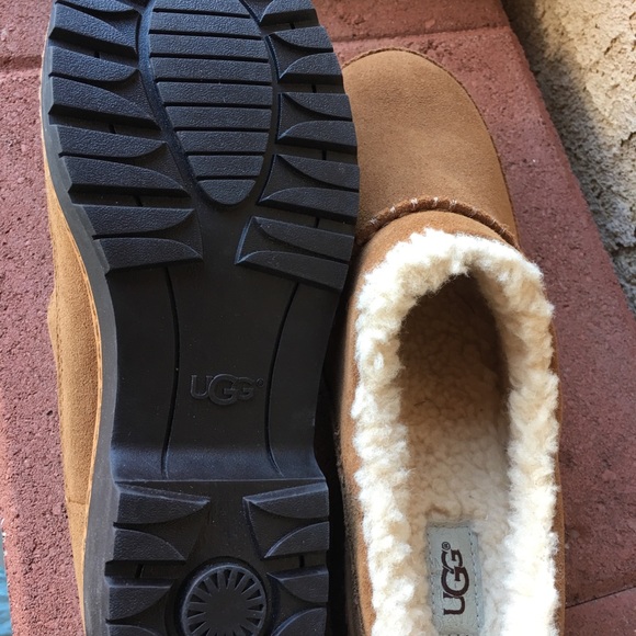 New Ugg CLOG size 8 - Picture 5 of 6